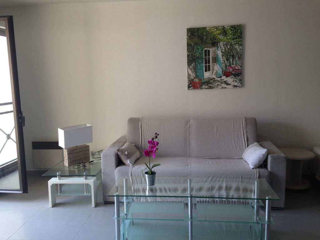 Floreva Apartment Nisa Exterior foto