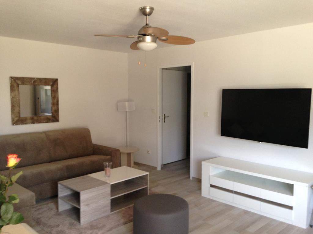 Floreva Apartment Nisa Exterior foto